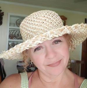 Meet your Posher, Gina